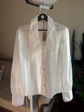 Vintage Inspired Guipure Baby Collar Button Detailed Shirt for Women – Timeless Elegance