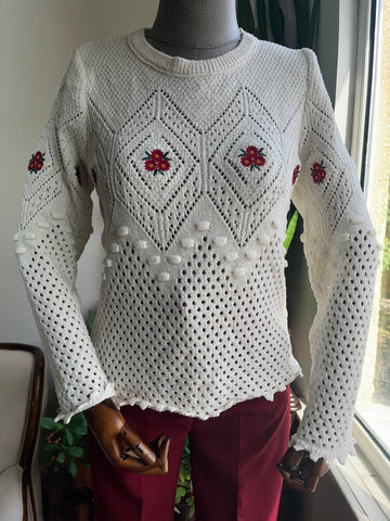 Chic White Crew Neck Sweater with Pom-Pom & Red Flower Details – Cozy & Stylish for Any Occasion