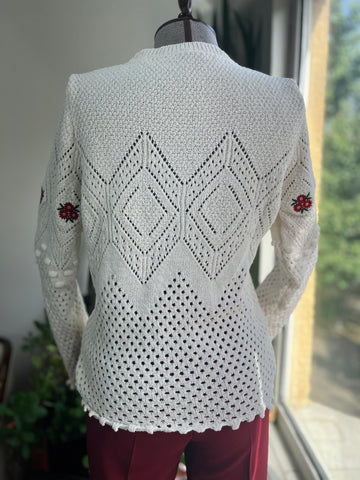 Chic White Crew Neck Sweater with Pom-Pom & Red Flower Details – Cozy & Stylish for Any Occasion