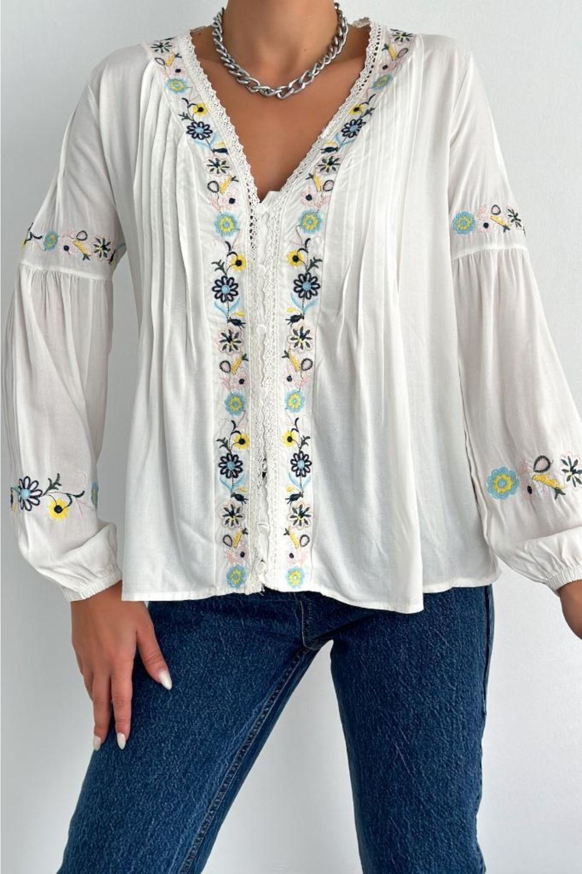 Lace Detailed Balloon Sleeve Floral Embroidered Shirt