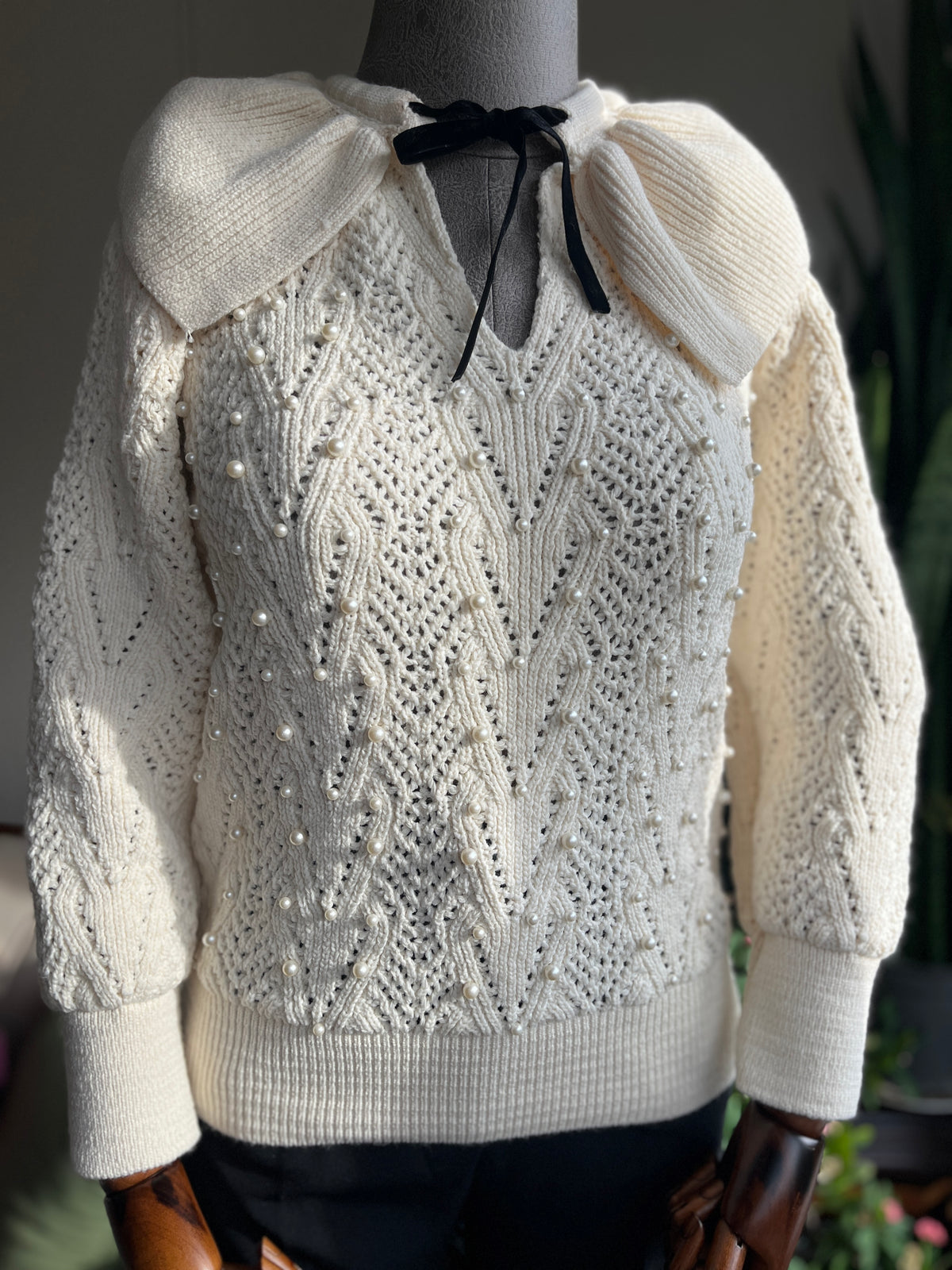 White Pearl Knitted Wool Blend Sweater with Neck Tie Detail – Stylish Women’s Knitting